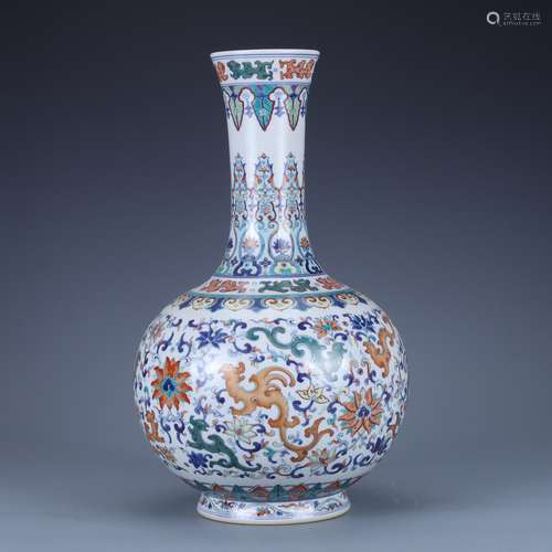 A DOUCAI CHI-DRAGON FLORAL BOTTLE VASE