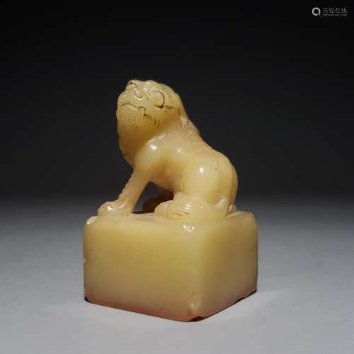 A CARVED SHOUSHAN STONE LION HANDLE SEAL