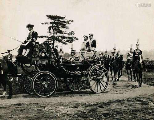 1935 溥仪、裕仁同乘马车合影 银盐纸基/Gelatin Silver Print