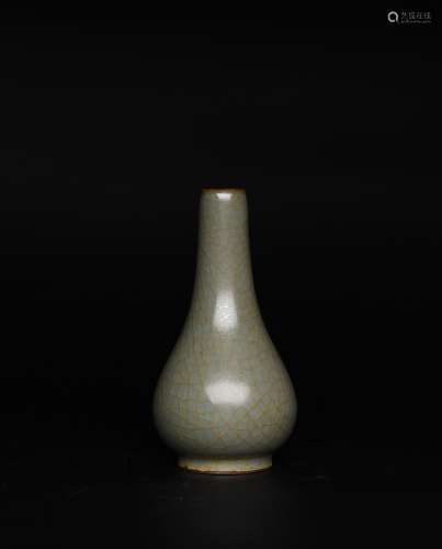 A Imitation Guan-Type Longquan Kiln Vase