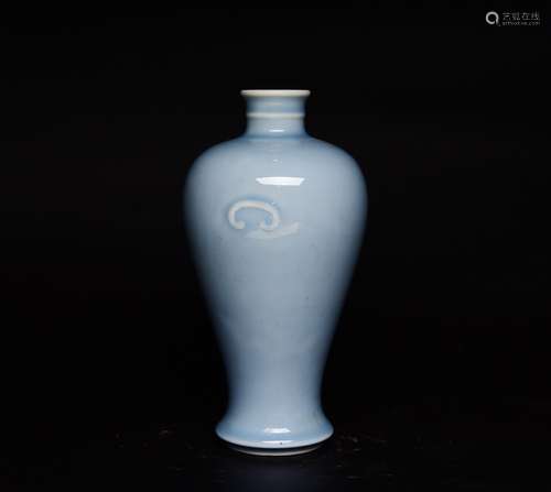 A Blue-Glazed Porcelain Vase