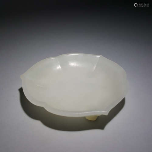 A Hetian Jade Tripod Barbed-Rim Dish