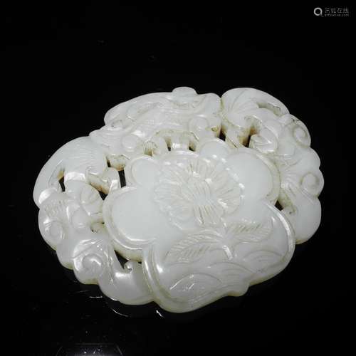 An Openwork Hetian Jade Floral Pendant