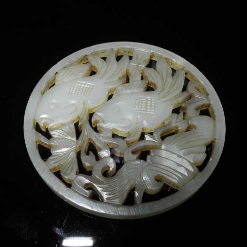 An Openwork Hetian Jade Twin-Fish Pendant Ornament