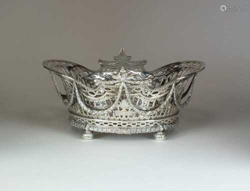 A William Comyns Victorian silver basket