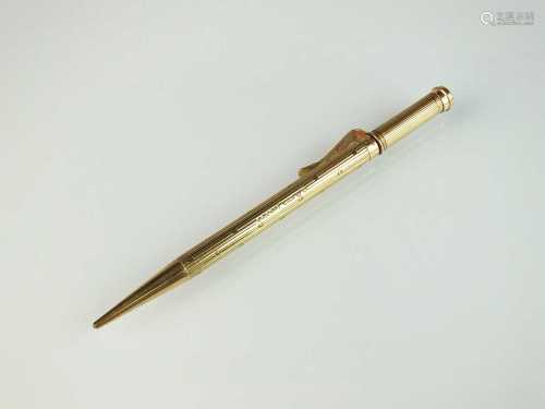 A 9ct gold retractable pencil by Sampson Mordan & Co