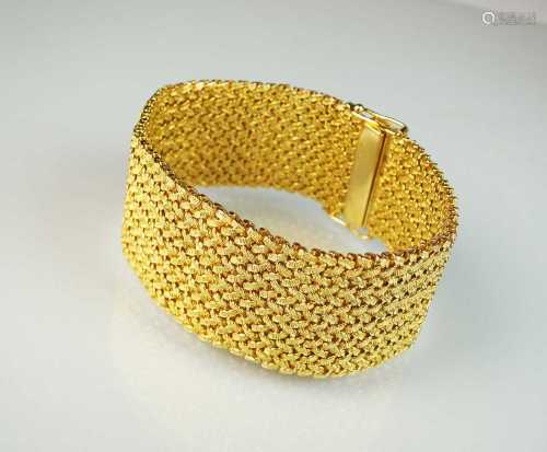 An 18ct gold Boodles & Dunthorne bracelet