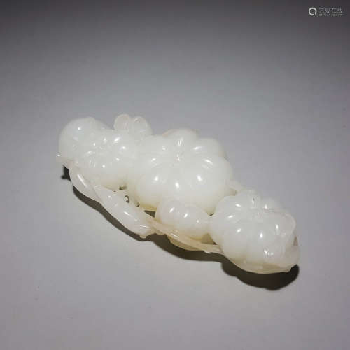 A Hetian Jade Persimmon Ornament