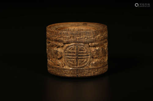 A Carved Fu&Shou Eaglewood Thumb Ring