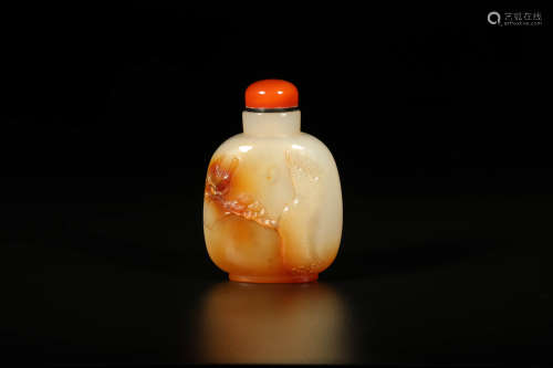 A Yellowish Agate Crane And Pine Snuff Bottle