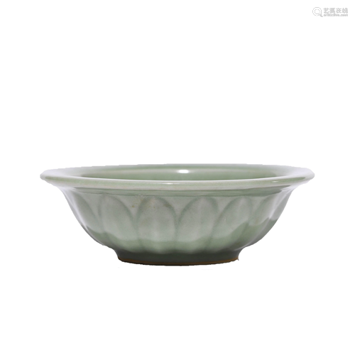 Chinese Porcelain Celadon-Glazed Lotus Washer