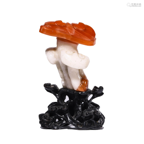 An Agate Carving of Ling Zhi & Stand