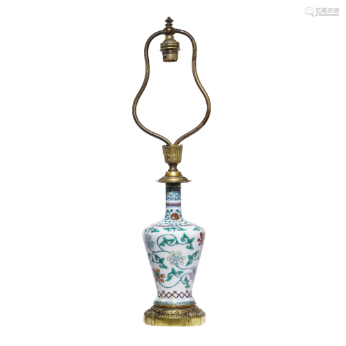 Chinese Porcelain Wucai Lamp