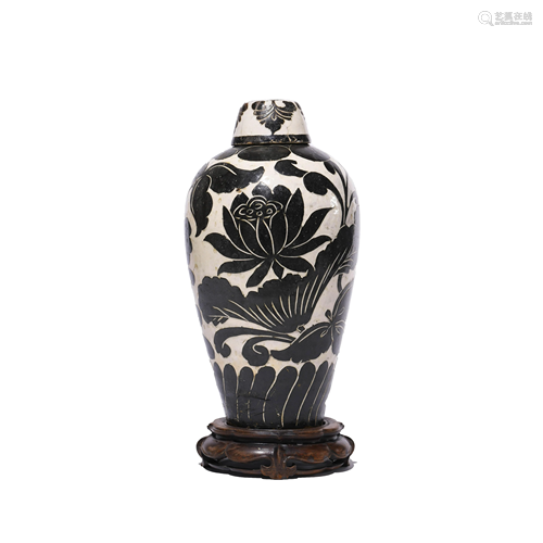 Chinese Porcelain Cizhou-Type Meiping Vase & Stand