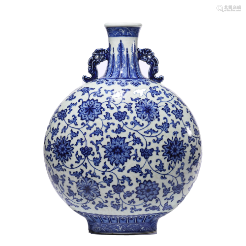 Chinese Porcelain Blue & White Interlock Branches Vase Marke...
