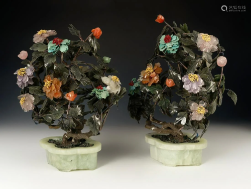 Pair of planters. China, pps. s.XX. In jade, hard