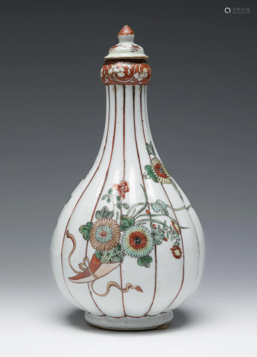 Bottle. China, Quianlong period, ca. 1760. Glazed