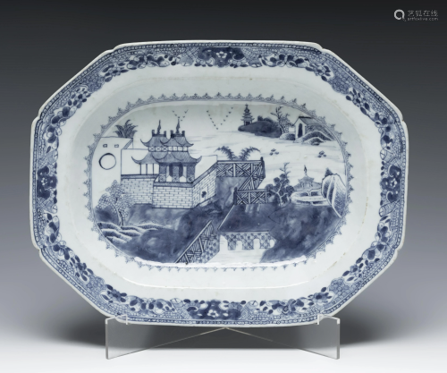Fountain. China, 18th century. In blue and white