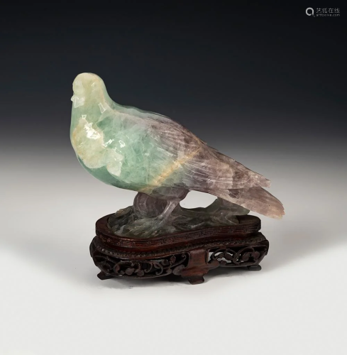Pair of pigeons. China, 20th century. Hand carved jade