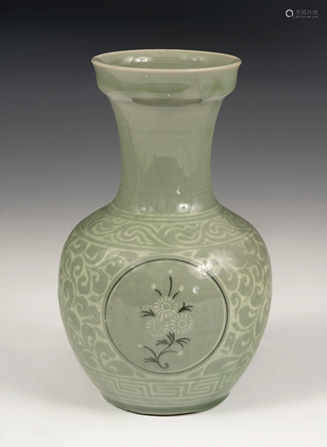 Celadon vase. China, late 19th-early 20th century.