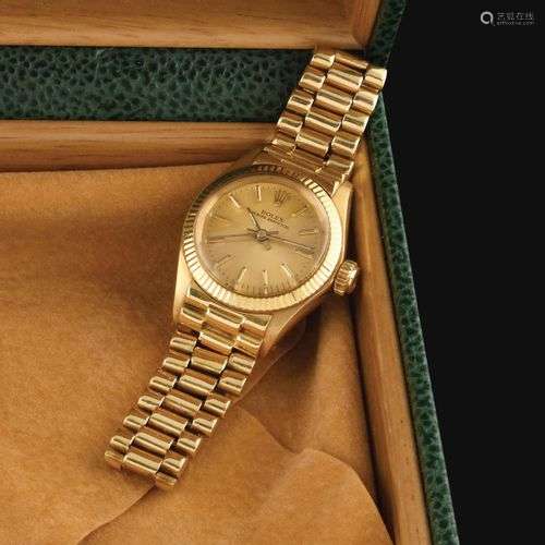 ROLEX Oyster Perpetual Vers 1980. Montre bracelet en or jaun...