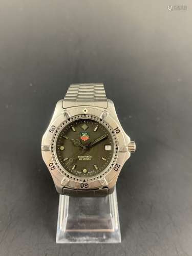 TAG HEUER Série 2000 Vers 1990. Montre bracelet en acier pou...