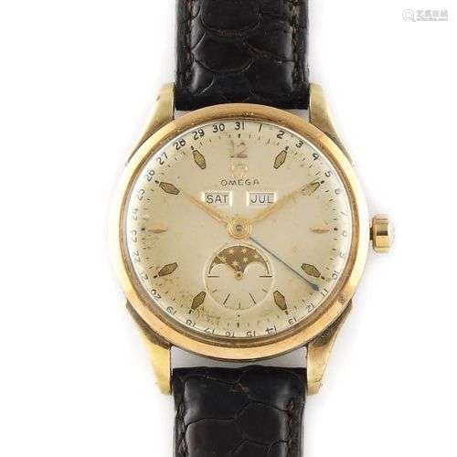 OMEGA Moonphase Vers 1950. Montre bracelet en plaqué or jaun...