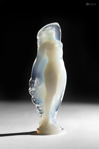 SABINO Le Reveil. Female nude statuette in opalescent