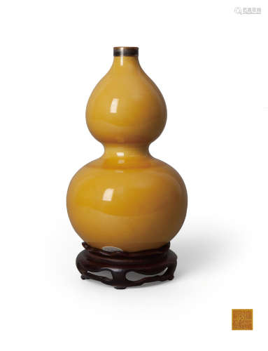 清乾隆 黄釉葫芦瓶 “大清乾隆年制”款