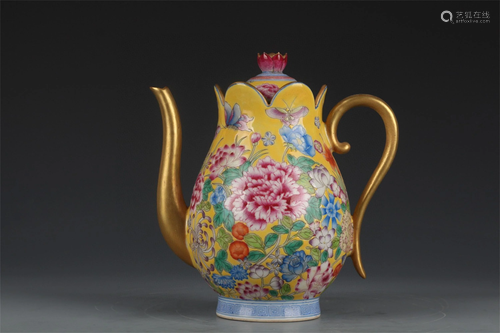 A Chinese Porcelain Teapot