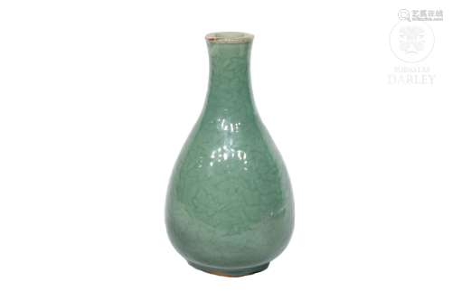 Jarrón vidriado, fondo celadón, Dinastía Qing, s.XIX