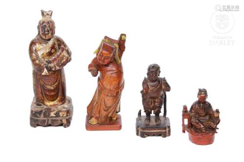 Lote de esculturas de madera tallada, Asia, ffs.s.XIX-pps.s....