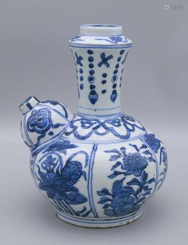 chinese blue and white porcelain ewre