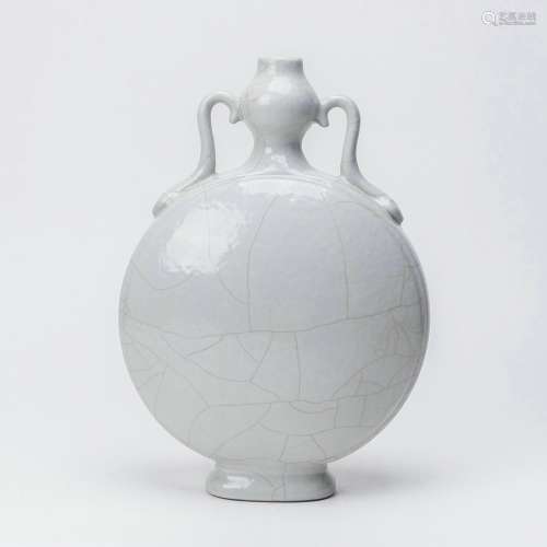 chinese ge-type glazed porcelain moonflask