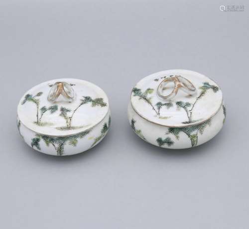 a pair of chinese famille rose porcelain boxes