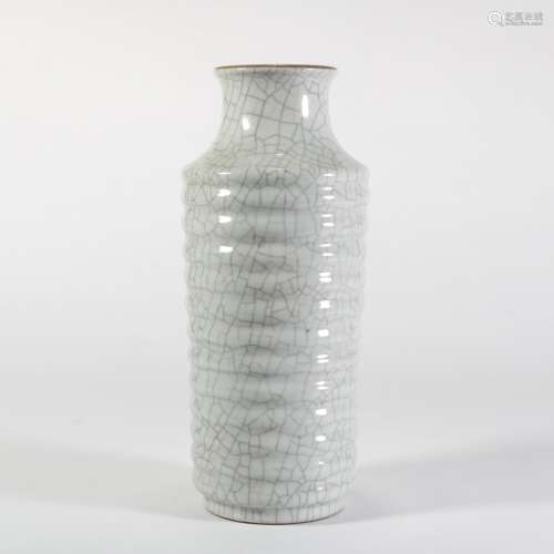 chinese ge-type glazed porcelain spiral vase