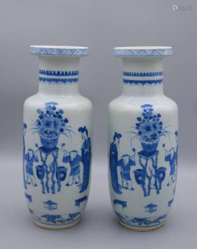 pair of chinese blue and white pocelain vases