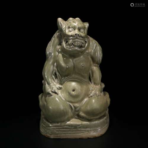 chinese yue kiln beast-shaped ornament