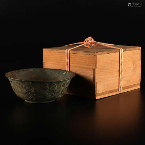 銅双魚紋鉢