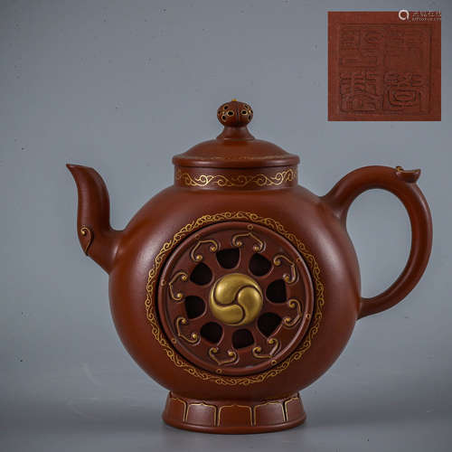 A Gilt Purple Clay Teapot