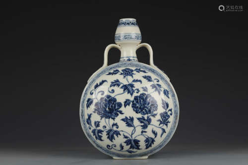 A Blue And White Interlocking Lotus Double-Eared Moonflask