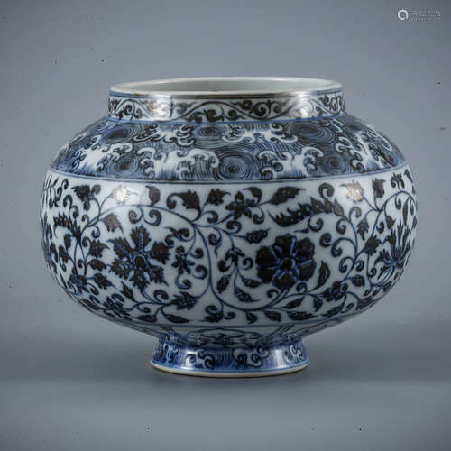 A Blue And White Interlocking Flowers Jar