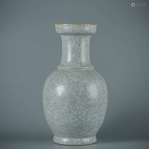 A Ge Type Dish-Top Globular Vase