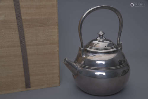 A Japanese Double-Gourd-Shaped Teapot