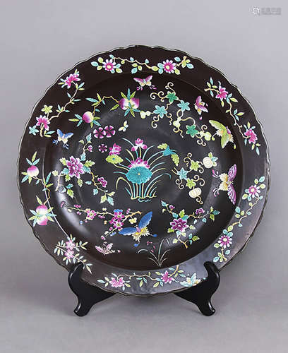 A Black-Ground Famille Rose Butterfly Fu&Shou Foliate-Rim Di...