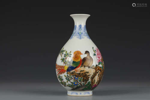 An Enameled Flowers&Birds Pear-Shaped Vase