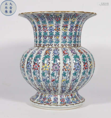 YONGZHENG MARK DOUCAI GLAZE FLOWER SLAG BUCKET