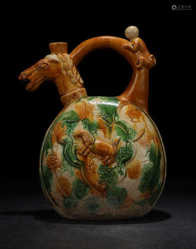 TANG SANCAI GLAZE HORSE PATTERN POT