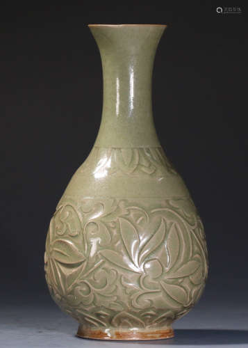 CELADON GLAZE FLOWER PATTERN VASE