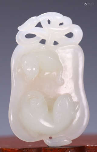 HETIAN JADE CARVED BEAST PATTERN PENDANT